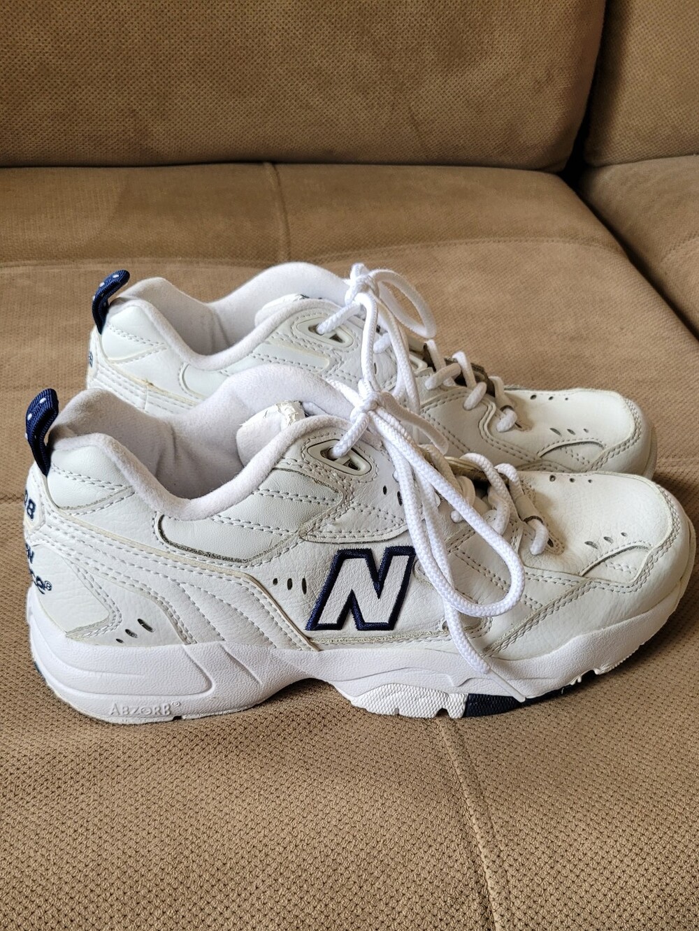 New Balance 608 White & Navy Sneaker  Size 9